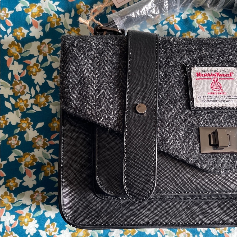 Harris Tweed Irish/Scottish Black and Gray Crossbody Bag - Picture 4 of 8